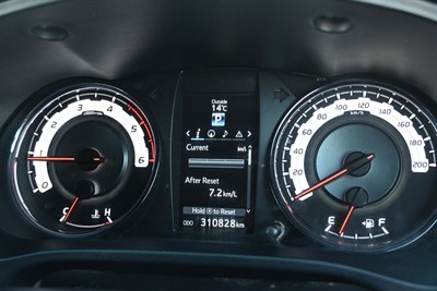 2019 Toyota Hilux - Thumbnail