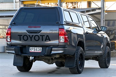 2019 Toyota Hilux - Thumbnail