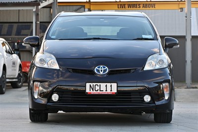 2015 Toyota Prius - Thumbnail