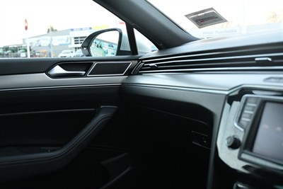 2015 Volkswagen Passat - Thumbnail