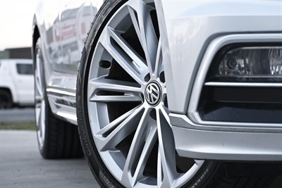 2015 Volkswagen Passat - Thumbnail