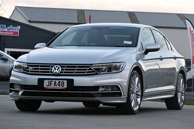 2015 Volkswagen Passat - Thumbnail