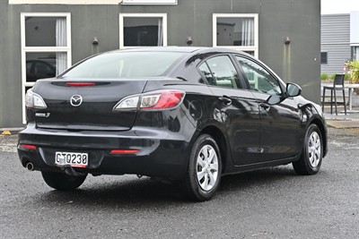 2013 Mazda Mazda3 - Thumbnail