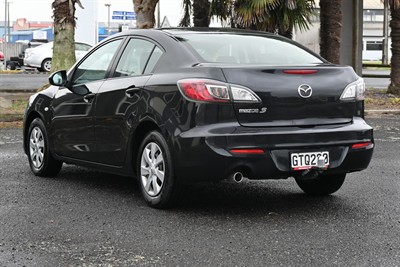 2013 Mazda Mazda3 - Thumbnail