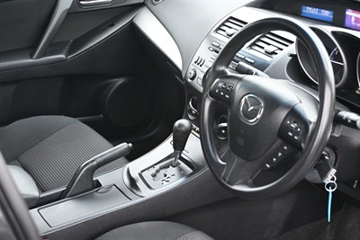 2013 Mazda Mazda3 - Thumbnail