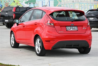 2013 Ford Fiesta - Thumbnail