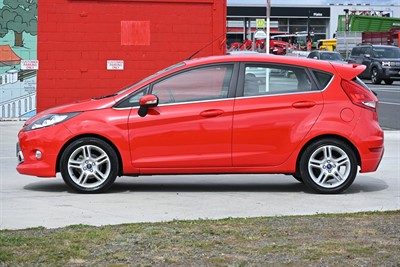 2013 Ford Fiesta - Thumbnail