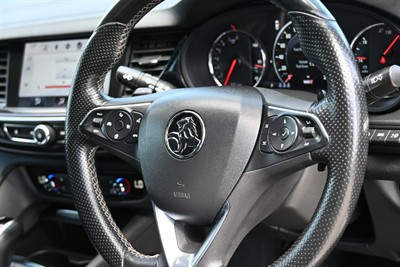 2018 Holden Commodore - Thumbnail