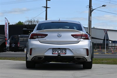 2018 Holden Commodore - Thumbnail