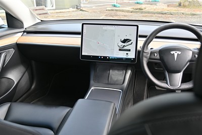 2021 Tesla Model 3 - Thumbnail