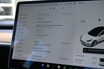2021 Tesla Model 3 - Thumbnail