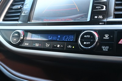 2015 Toyota Highlander - Thumbnail