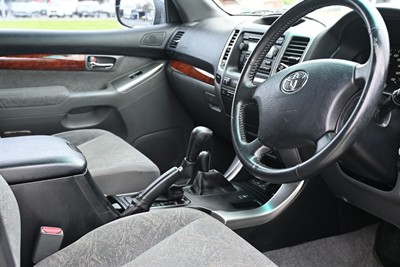 2004 Toyota Landcruiser Prado - Thumbnail