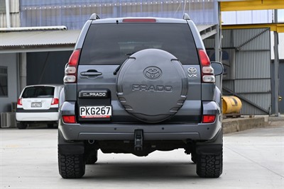 2004 Toyota Landcruiser Prado - Thumbnail