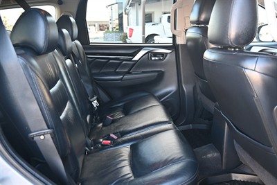 2017 Mitsubishi Pajero Sport - Thumbnail