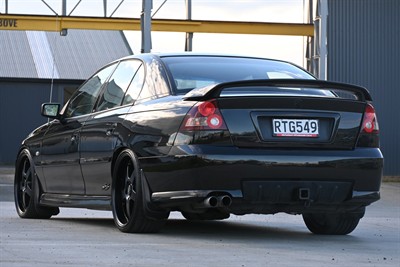2004 Holden Commodore - Thumbnail