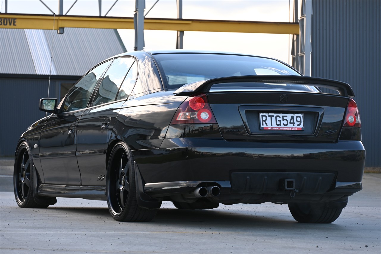 2004 Holden Commodore