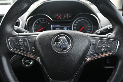 2018 Holden Astra - Thumbnail