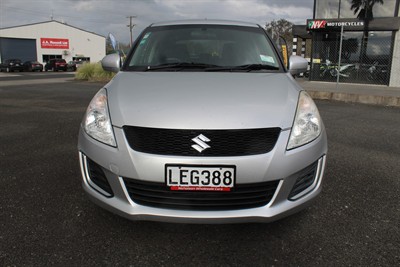 2015 Suzuki Swift - Thumbnail