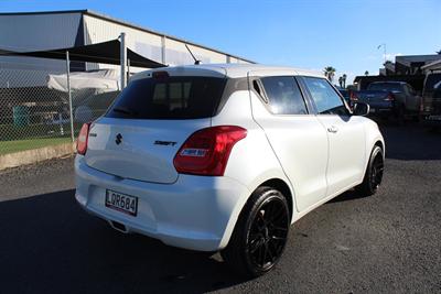 2018 Suzuki Swift - Thumbnail