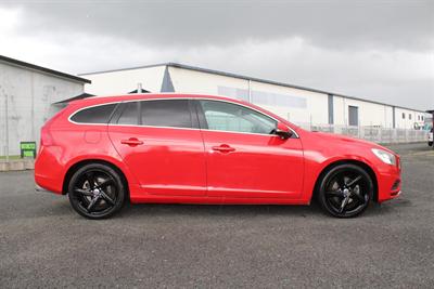 2012 Volvo V60 - Thumbnail