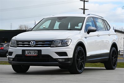 2018 Volkswagen Tiguan - Thumbnail