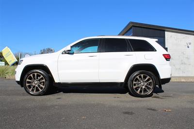 2016 Jeep Grand Cherokee - Thumbnail