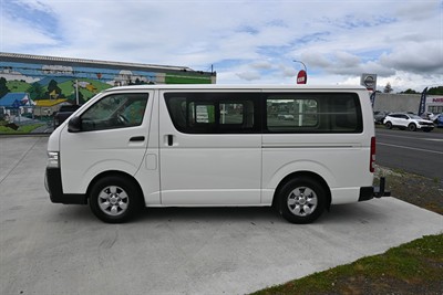 2019 Toyota Hiace - Thumbnail