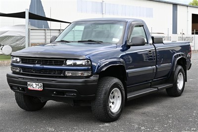 2000 Chevrolet Silverado - Thumbnail