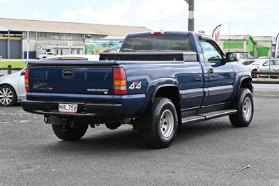 2000 Chevrolet Silverado - Thumbnail