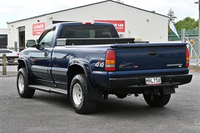2000 Chevrolet Silverado - Thumbnail