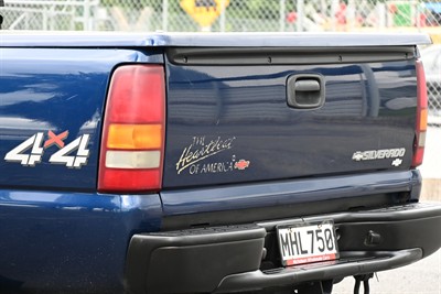 2000 Chevrolet Silverado - Thumbnail