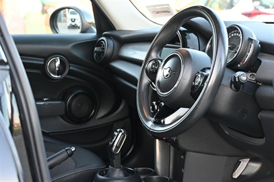 2019 Mini Hatch - Thumbnail