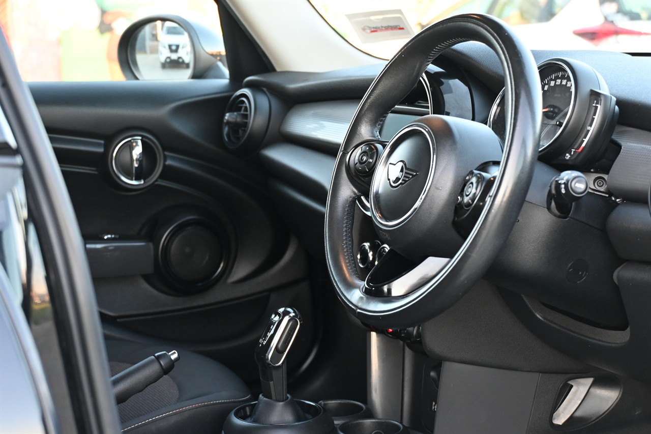 2019 Mini Hatch
