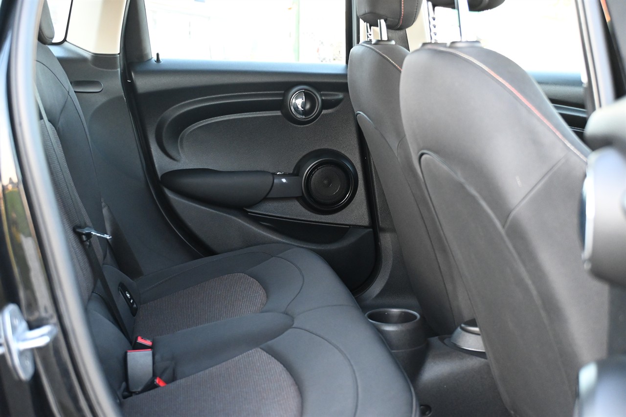 2019 Mini Hatch