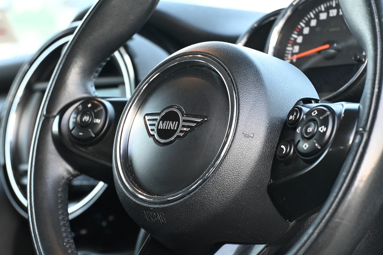 2019 Mini Hatch