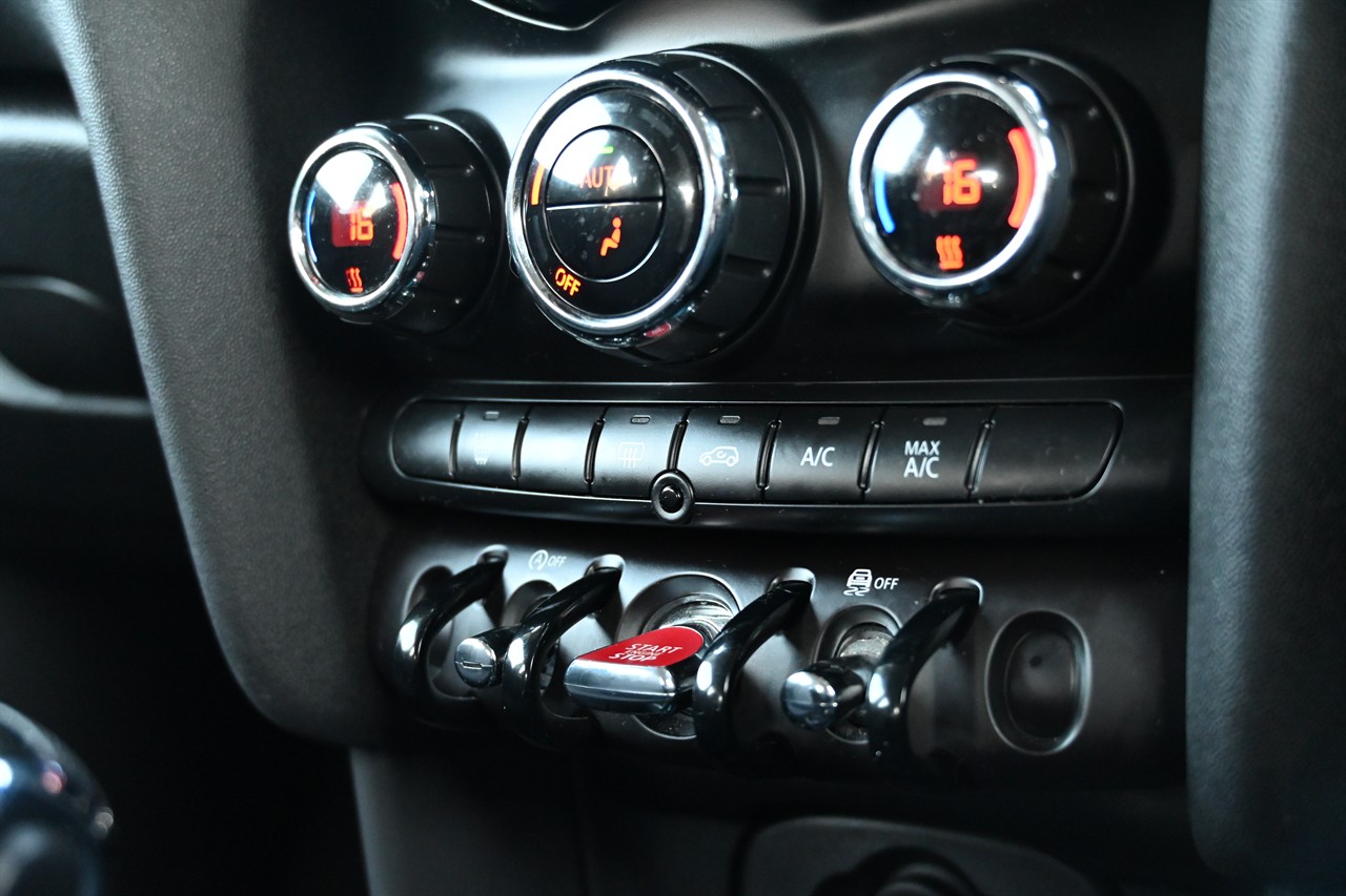 2019 Mini Hatch