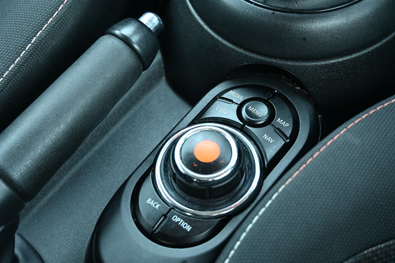 2019 Mini Hatch