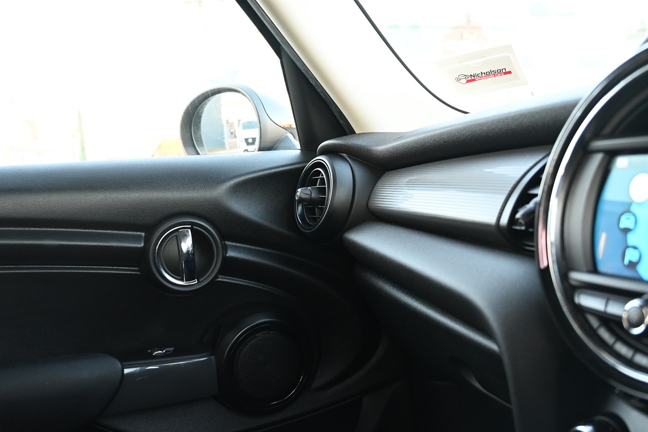 2019 Mini Hatch