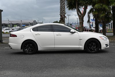 2009 Jaguar Xf - Thumbnail
